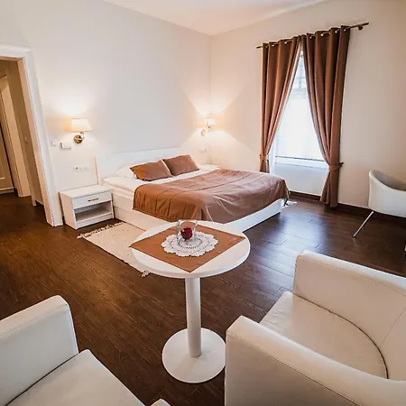 Istenic Villa *