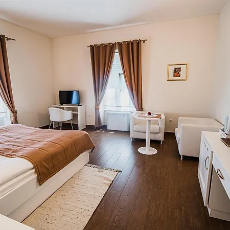 Istenic Villa *